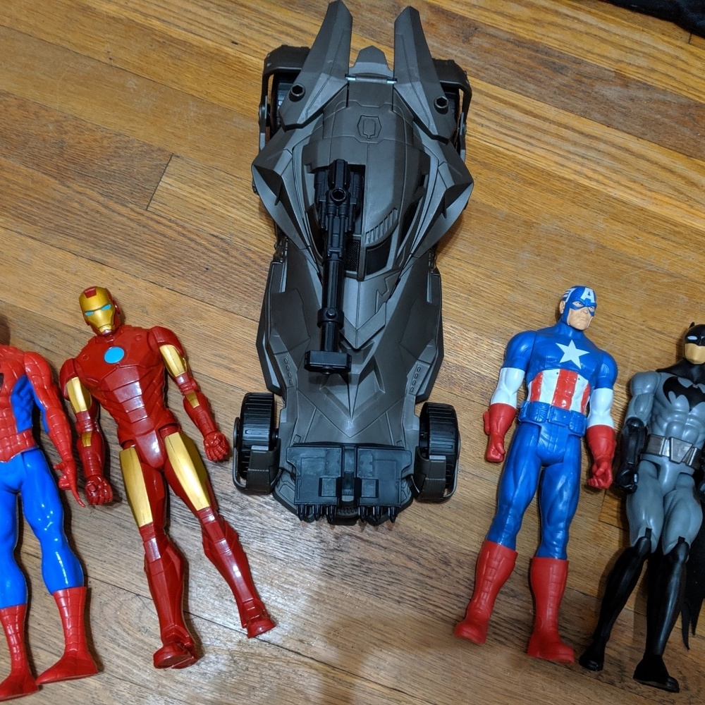 Batman and gang plus Batman car